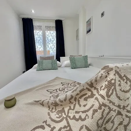 Apartamento Con Ubicacion Privilegiada Playa *